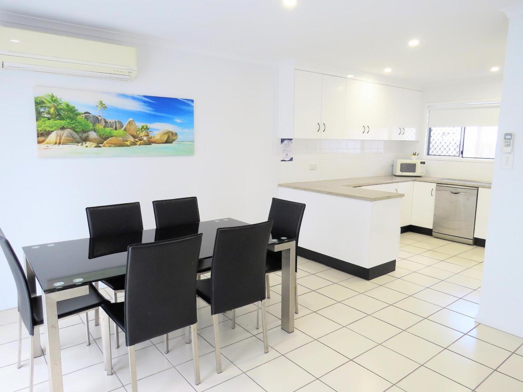 The Shores Holiday Apartments Mackay Rom bilde